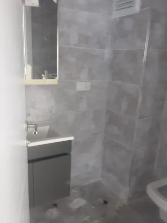 Büyükçekmece Murat çeşme Mahallesinde 2+1 Hiç kullanmamış sıfır dairelerimiz satılıktır.. Kombi doğalgazlı olup ve Asansörü de var.