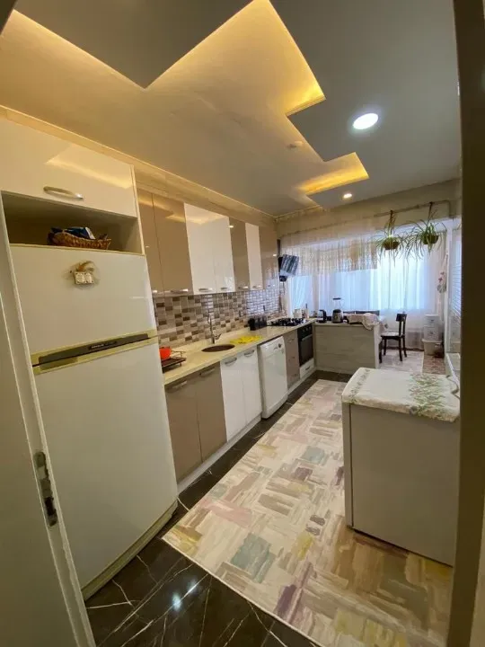 Sakarya Adapazarı Orta Mah.sinde Acilen Satılık Full 4+1 İçi Yapılı Ayrı Mutfak Eşyalı Daire