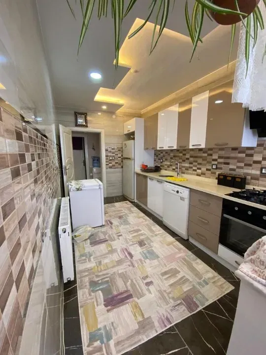 Sakarya Adapazarı Orta Mah.sinde Acilen Satılık Full 4+1 İçi Yapılı Ayrı Mutfak Eşyalı Daire