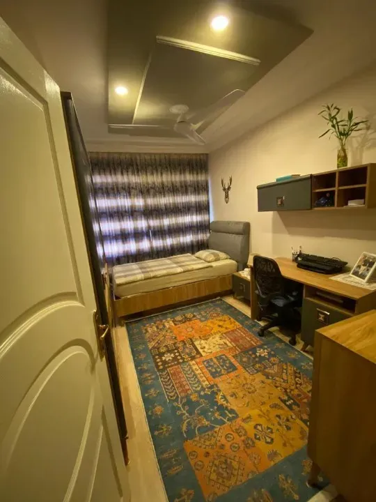 Sakarya Adapazarı Orta Mah.sinde Acilen Satılık Full 4+1 İçi Yapılı Ayrı Mutfak Eşyalı Daire