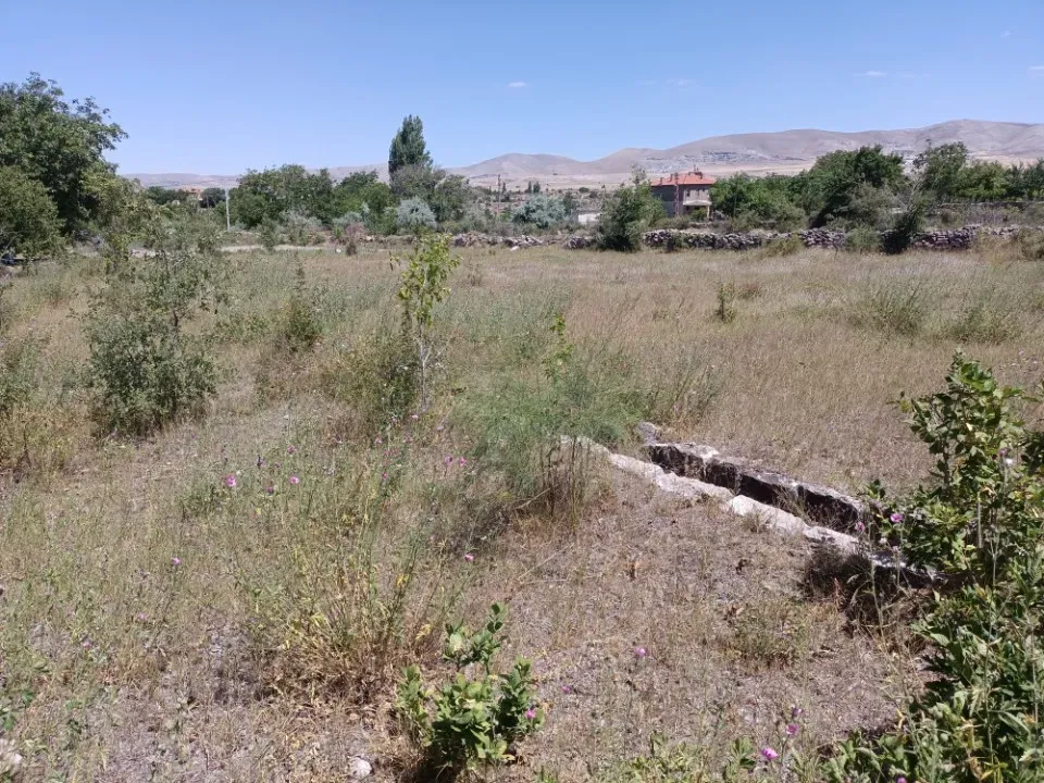 KAYSERİ - GESSİ - KAYABAĞI MAHALLESİNDE SATILIK VİLLA ARSASI