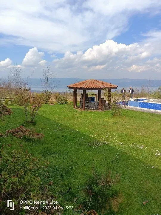SAPANCA'DA GÖL MANZARALI SATILIK 3 ADET VİLLA