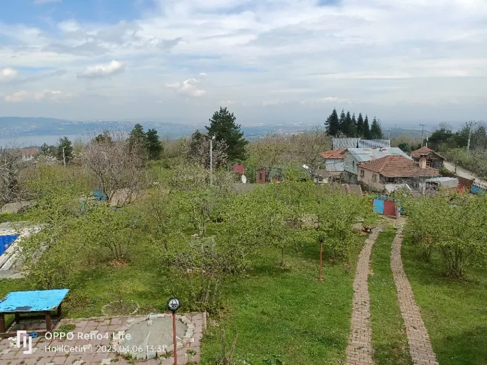 SAPANCA'DA GÖL MANZARALI SATILIK 3 ADET VİLLA
