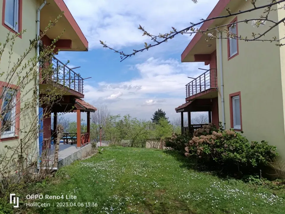 SAPANCA'DA GÖL MANZARALI SATILIK 3 ADET VİLLA