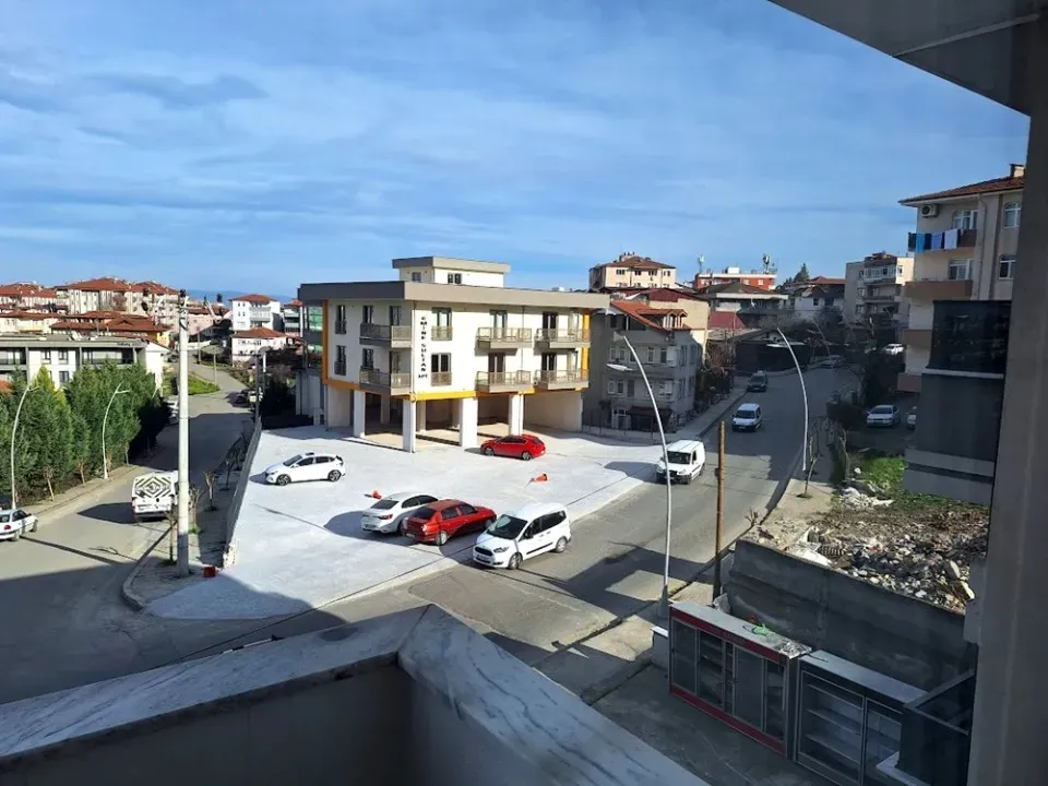 SERDİVAN MERKEZDE SATILIK 2+1 DAİRE
