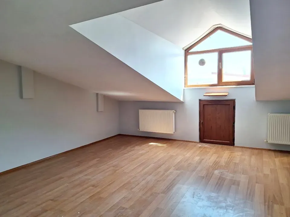 ADAPAZARI PAPUÇÇULAR MAHALLESİNDE KİRALIK GENİŞ 1+1 DAİRE