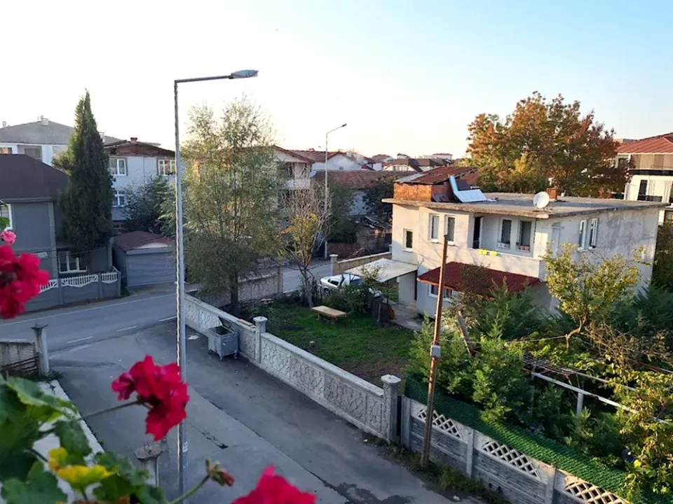 SERDİVAN VATAN MAHALLESİNDE SATILIK 3+1 DAİRE