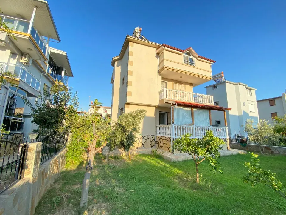 Ürkmez De Tek Mustakil Deniz Tarafı Ultra Lükx Satılık 4+2 Villa