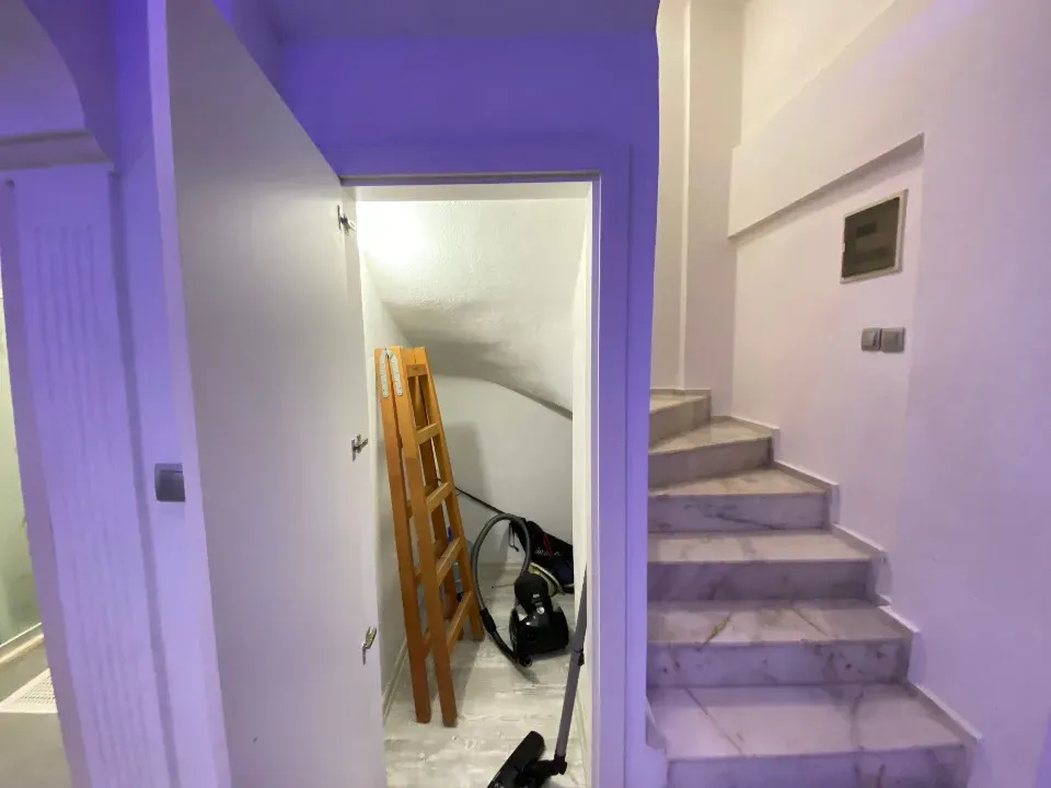 Seferihisar Ürkmezde Tek Müstakil Denize 50 Mt Satılık 4+1 Yazlık