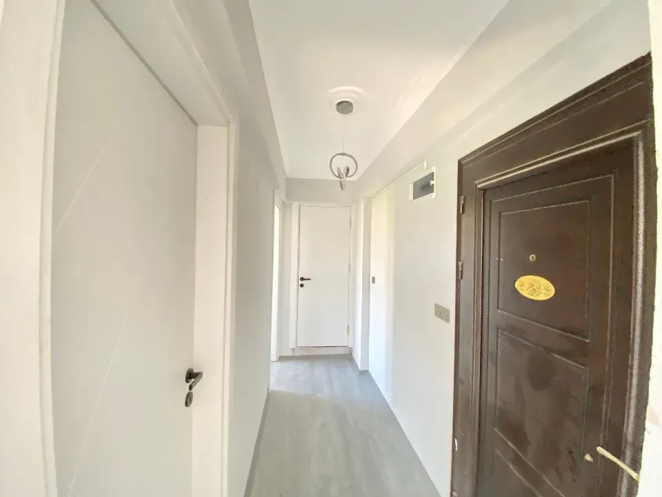 Ürkmez De Çarşı Merkezinde Denize 300M2 Satılık 2+1 Daire