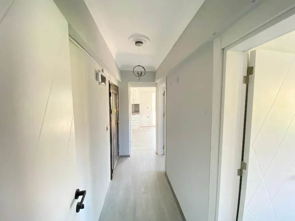 Ürkmez De Çarşı Merkezinde Denize 300M2 Satılık 2+1 Daire