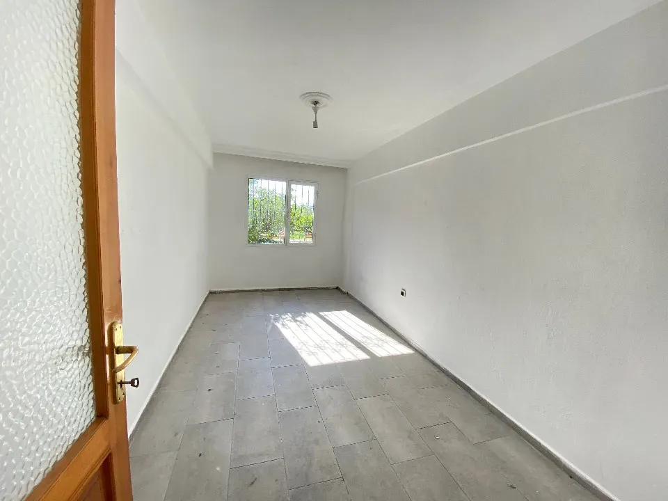Ürkmez'de Plaja 300M Mesafede 130M2 Ayrı Mutfaklı Satılık 3+1 Daire