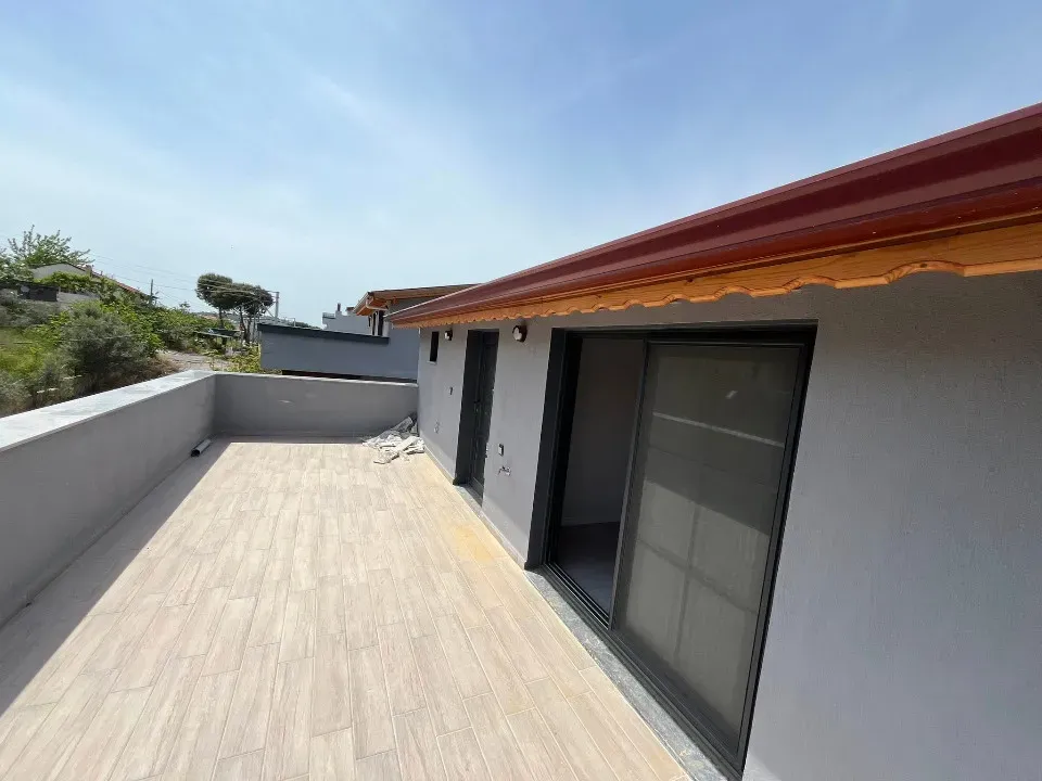 Özdere'de Denize Yürüme Mesafesinde Modern Mimarı Satılık 3+1 Villa