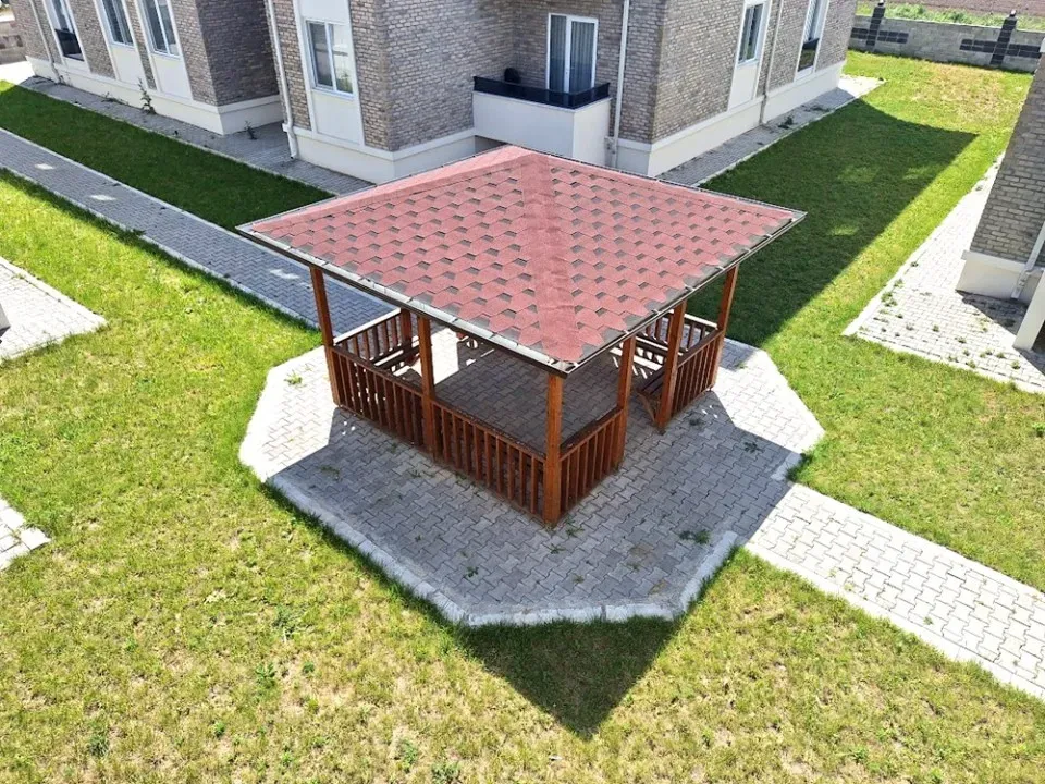 ADAPAZARI TEKELER MAHALLESİNDE KİRALIK 3+1 DAİRE