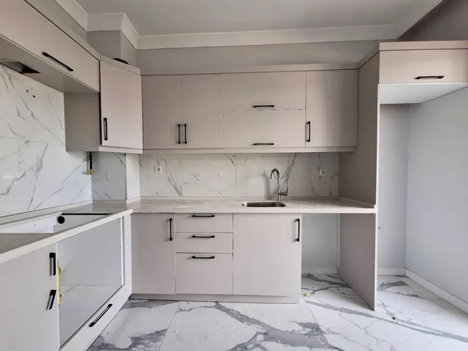 ADAPAZARI TEKELER MAHALLESİNDE KİRALIK 3+1 DAİRE