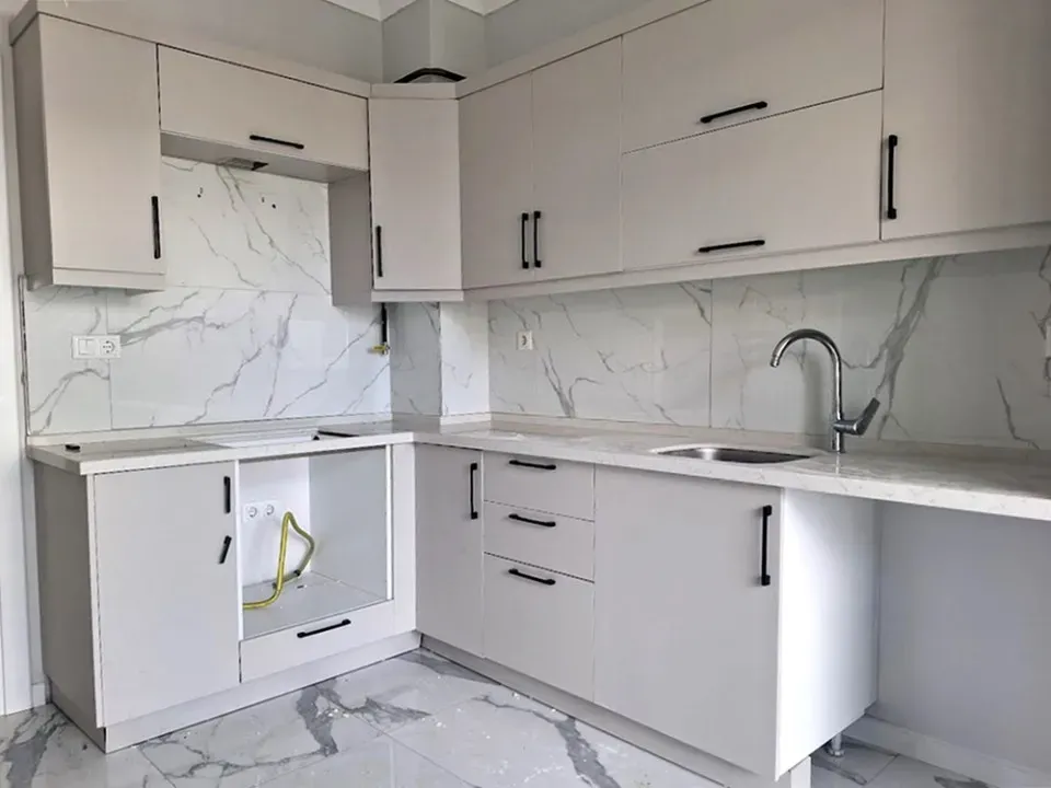 ADAPAZARI TEKELER MAHALLESİNDE KİRALIK 3+1 DAİRE
