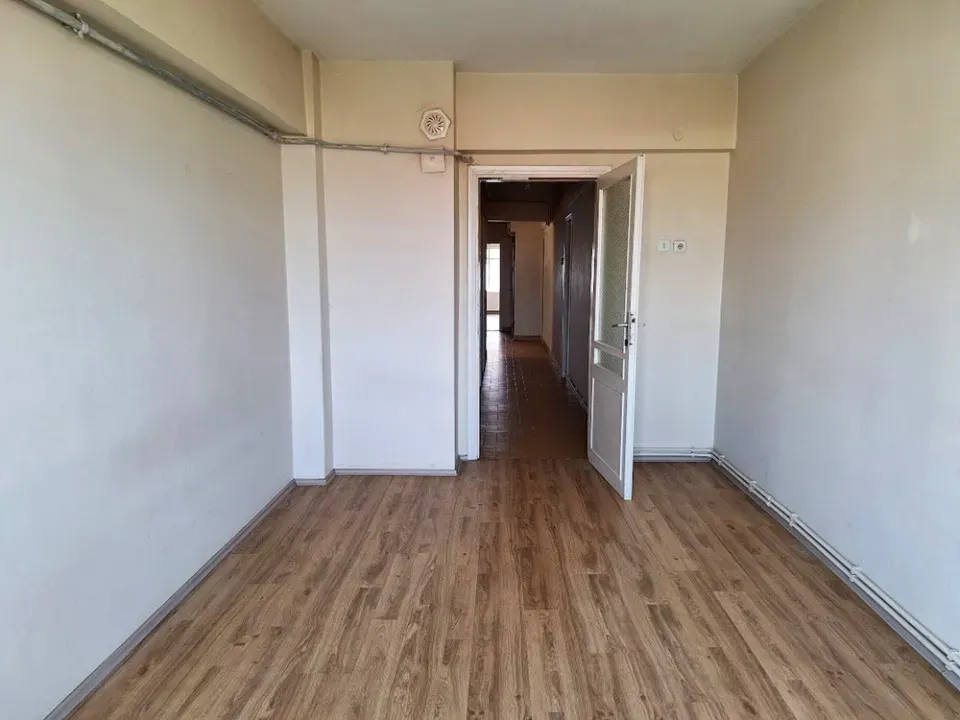 ADAPAZARI MERKEZDE KİRALIK 3+1 DAİRE