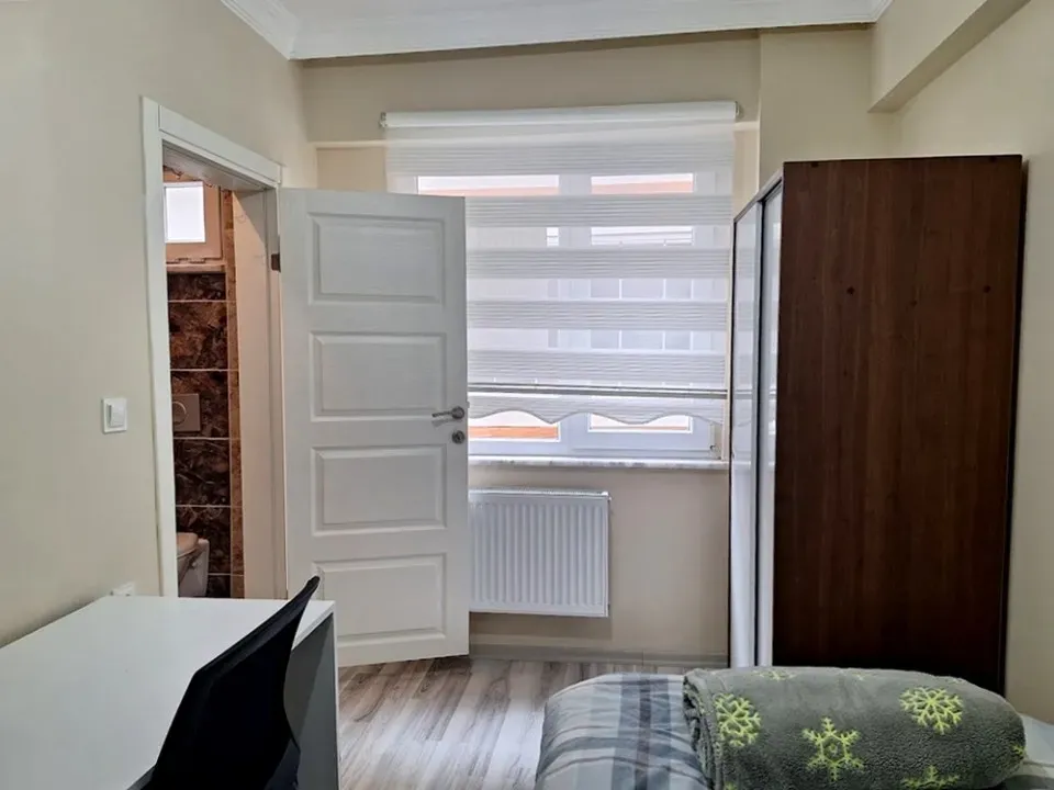 SERDİVAN KEMALPAŞA MAHELLESİNDE KİRALIK 3+1 FULL EŞYALI DAİRE