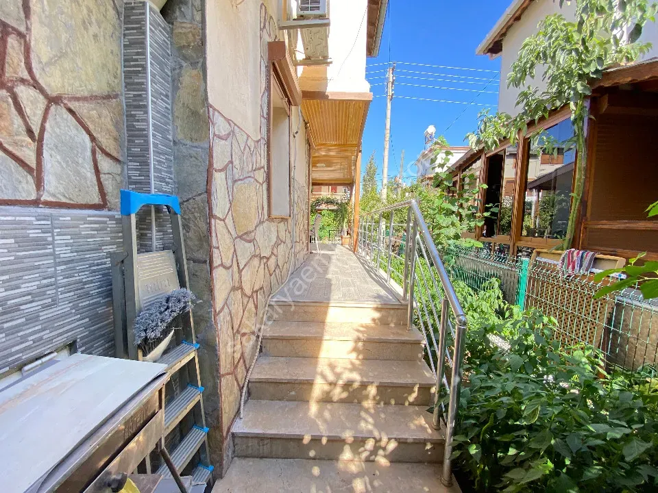 Doğanbey'de Site İçerisinde Geniş Bahçeli Müstakil.satılık 4+1 Villa
