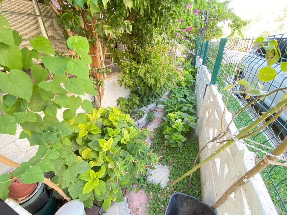 Doğanbey'de Site İçerisinde Geniş Bahçeli Müstakil.satılık 4+1 Villa