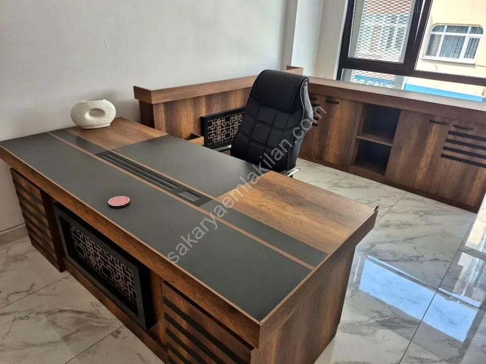 ADAPAZARI MERKEZDE KİRALIK EŞYALI 2+1 OFİS