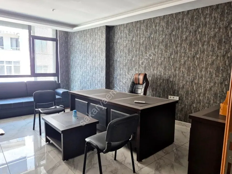 ADAPAZARI MERKEZDE KİRALIK EŞYALI 2+1 OFİS