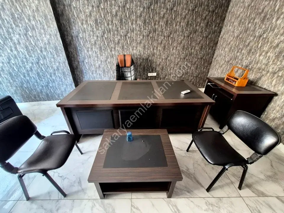 ADAPAZARI MERKEZDE KİRALIK EŞYALI 2+1 OFİS