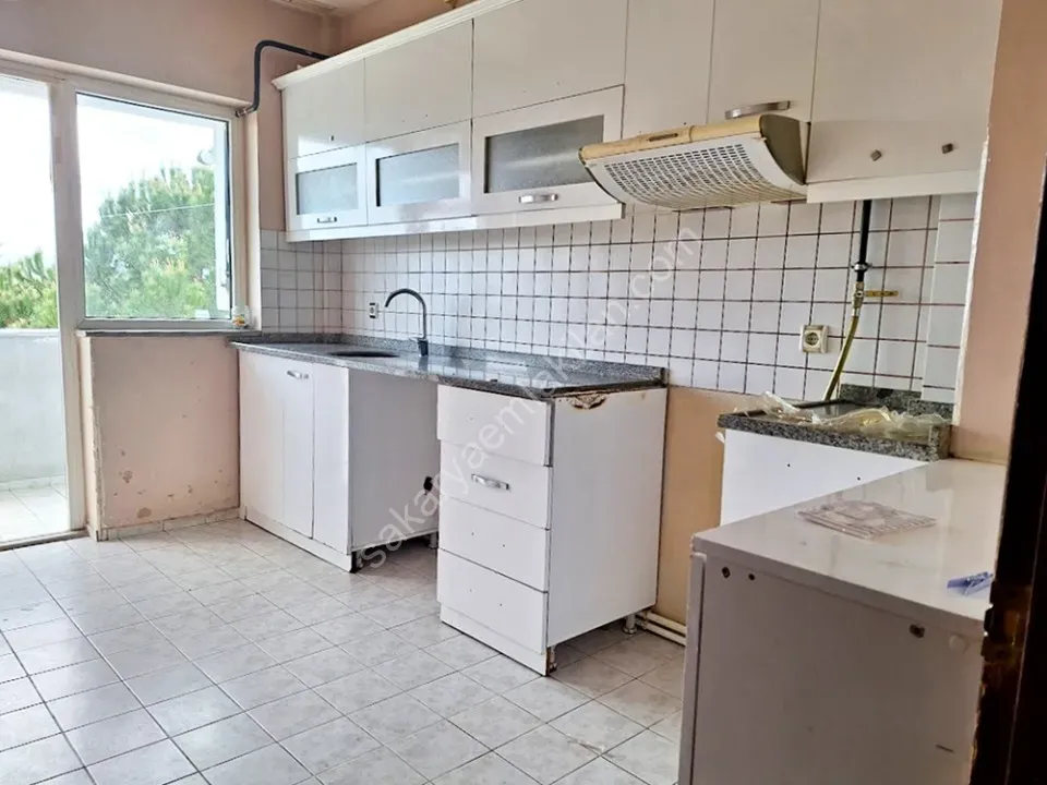 ADAPAZARI KARAMAN MAHALLESİNDE KİRALIK 3+1 DAİRE