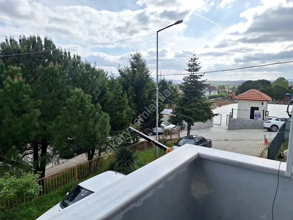 ADAPAZARI KARAMAN MAHALLESİNDE KİRALIK 3+1 DAİRE