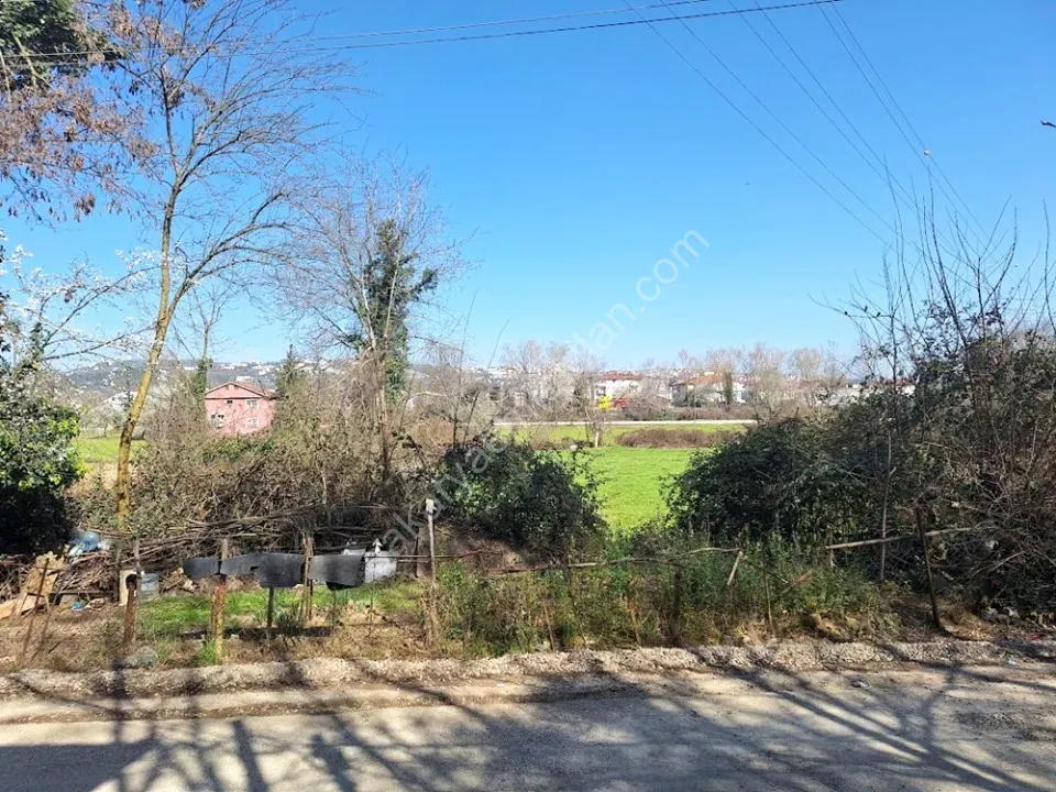 ARİFİYE FATİH MAHALLESİNDE SATILIK KONUT İMARLI ARSA