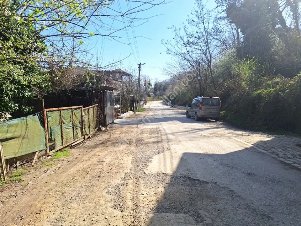 ARİFİYE FATİH MAHALLESİNDE SATILIK KONUT İMARLI ARSA