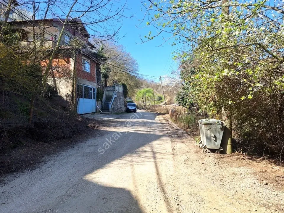 ARİFİYE FATİH MAHALLESİNDE SATILIK KONUT İMARLI ARSA