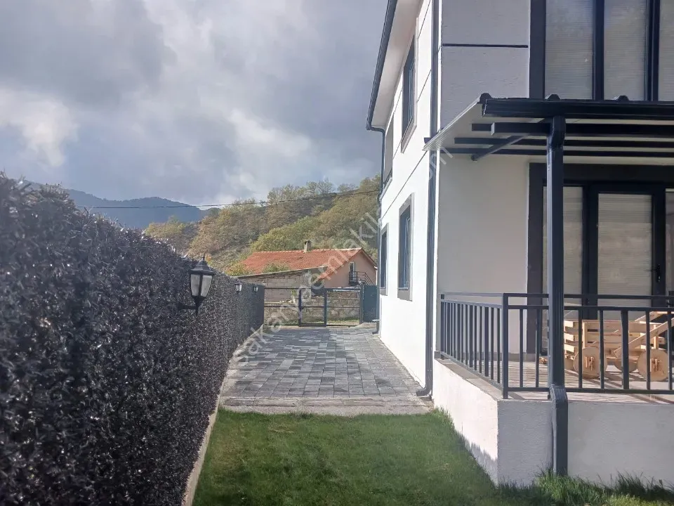 Pamukova Kazimiye köyü 415m2 Arsa icerisinde Satılık Dublex villa