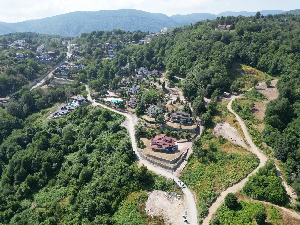 Sapanca’nın Sessiz Lüksüne Açılan Göl Manzaralı Büyük Arsa