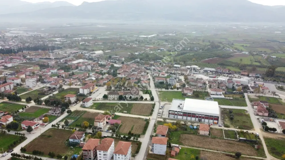 SAKARYA PAMUKOVA CUMHURİYET MAH.MÜKEMMEL KONUMDA 375 M2 İMARLI ARSA