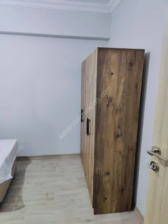 AKYAZI ÜNİVERSİTE BÖLGESİNDE YÜKSEK GİRİŞ 1 + 1 SATILIK DAİRE