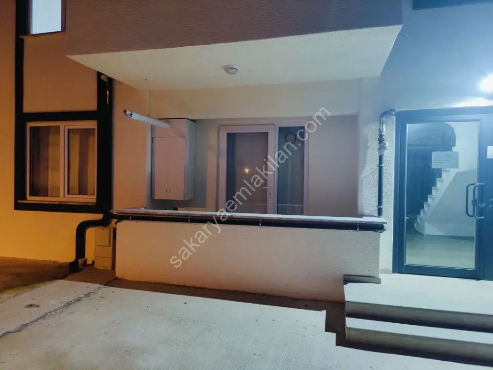 AKYAZI ÜNİVERSİTE BÖLGESİNDE YÜKSEK GİRİŞ 1 + 1 SATILIK DAİRE