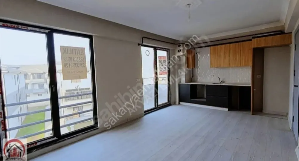 AKYAZI EMLAK'TAN MERKEZİ KONUMDA SATILIK SIFIR 6 ADET 2+0 DAİRE