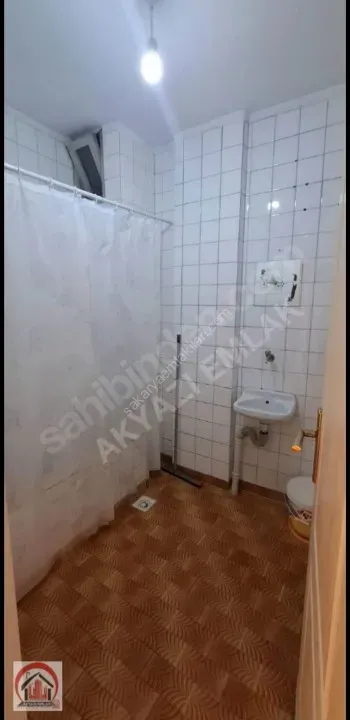 AKYAZI EMLAK'TAN ADA CADDESİ ÜZERİ YENİ CAMİDE SATILIK 3+1 DAİRE