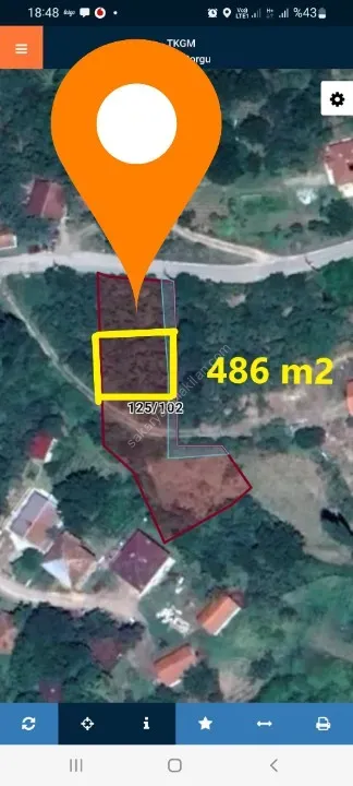 GEYVE AKINCI KÖYÜNDE MANZARALI 486 M² YOLA CEPHELİ HAZIR PROJELİ İMARLI FIRSAT ARSA