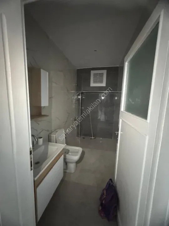 AYDIN EMLAK'TAN KİRALIK DAİRE 2+1 YÜKSEK GİRİŞ - MİTHATPAŞA / ADAPAZARI