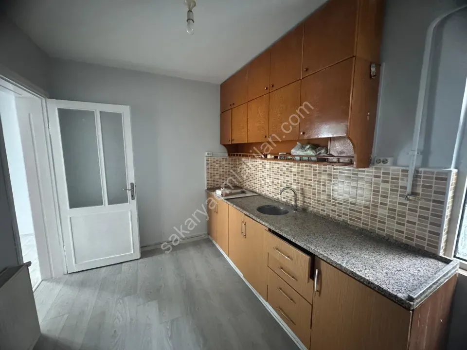 AYDIN EMLAK'TAN KİRALIK DAİRE 2+1 YÜKSEK GİRİŞ - MİTHATPAŞA / ADAPAZARI