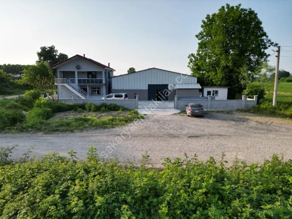 ESKİBEDİL / AKYAZI ÜRETİM TESİSİ KİRALIK 1.600 m2 ÇEVRE YOLUNA 800mt MESAFEDE