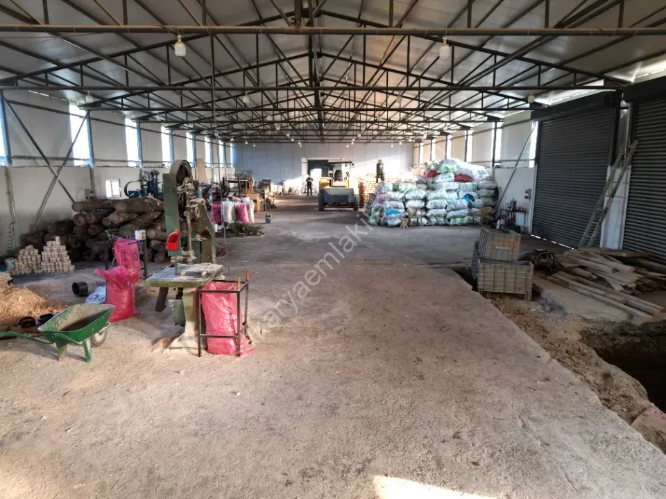 ESKİBEDİL / AKYAZI ÜRETİM TESİSİ KİRALIK 1.600 m2 ÇEVRE YOLUNA 800mt MESAFEDE