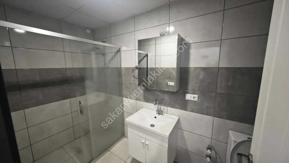 YENİ MAHALLE / AKYAZI KİRALIK HOLLÜ 1+1 DAİRE 3.KAT