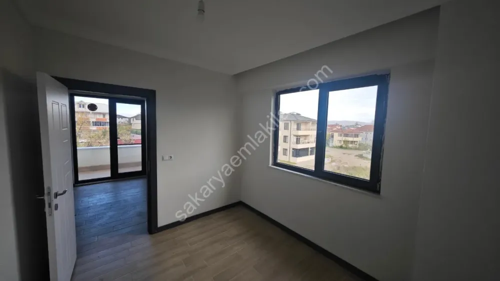 YENİ MAHALLE / AKYAZI KİRALIK HOLLÜ 1+1 DAİRE 3.KAT