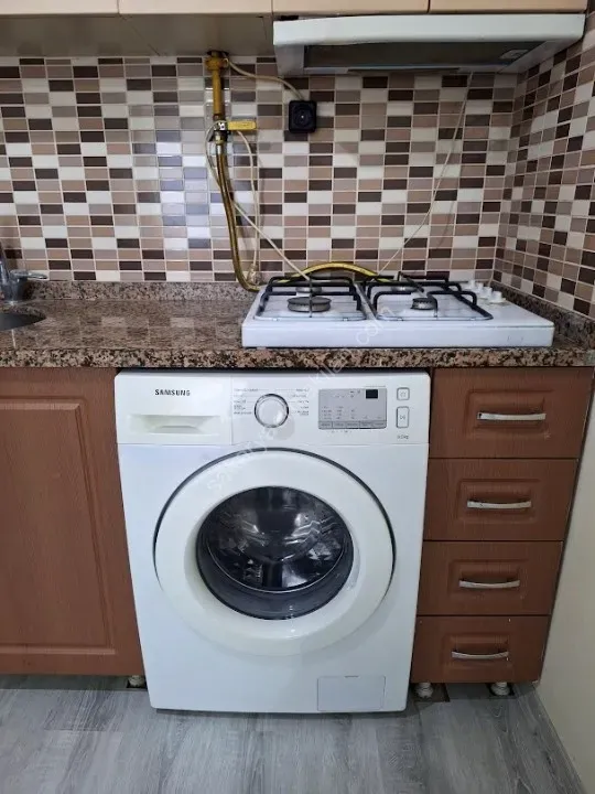 SERDİVAN MERKEZDE KİRALIK EŞYALI 1+1 APART DAİRE