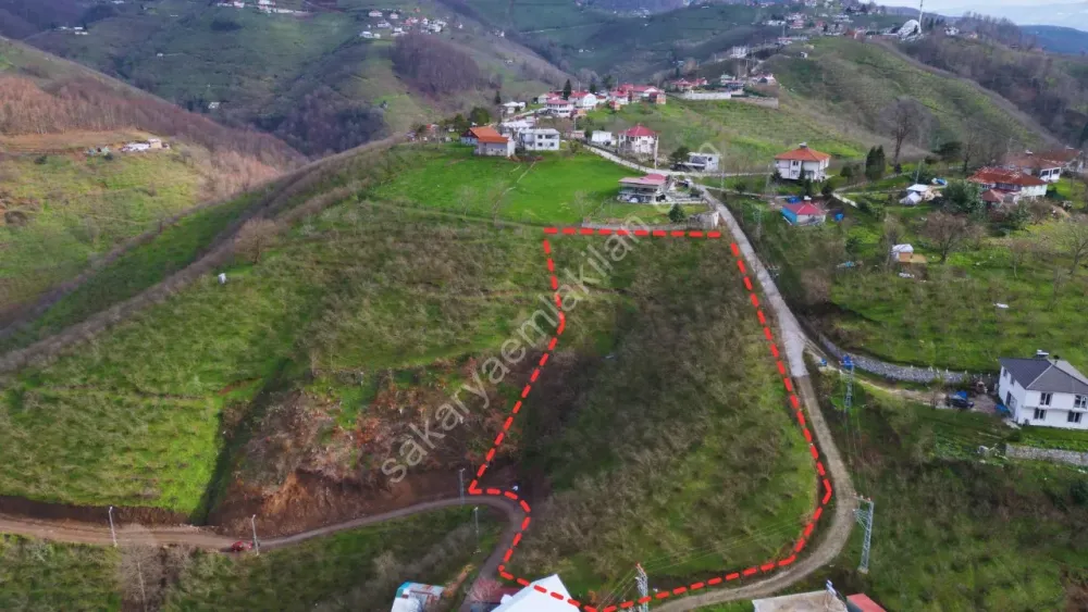 YENİKÖY / AKYAZI 2.033 m2 KONUT İMARLI ARSA SATILIK