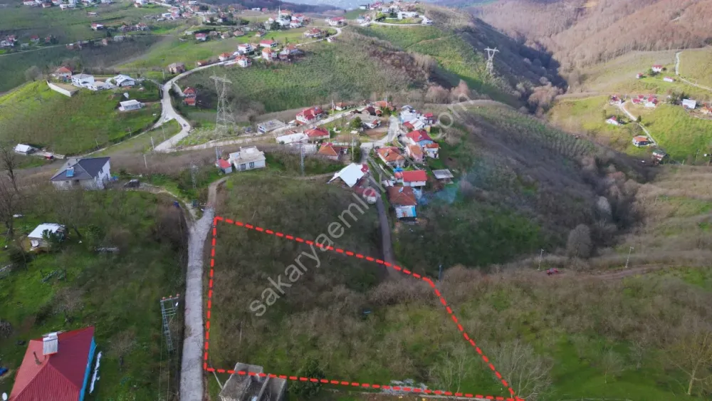 YENİKÖY / AKYAZI 2.033 m2 KONUT İMARLI ARSA SATILIK