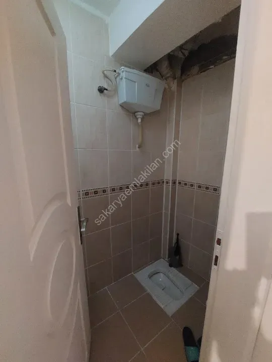 YILDIZ GAYRİMENKUL'DEN KATLI PAZAR ARKASI SATILIK 1.KAT DAİRE